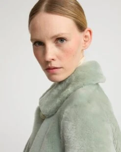 Veste Courte Réversible En Agneau Mérinos -yves salomon boutique 22WYV64355MESIA8092 3 de8973dc 7eef 4c2b a8ce 465bec70bcea