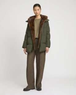 Doudoune En Tissu Technique Avec Doublure En Fourrure De Vison -yves salomon boutique 23WFV90476A22XA0422 3 bb905413 c11e 4aeb ad73 4d49e4405711