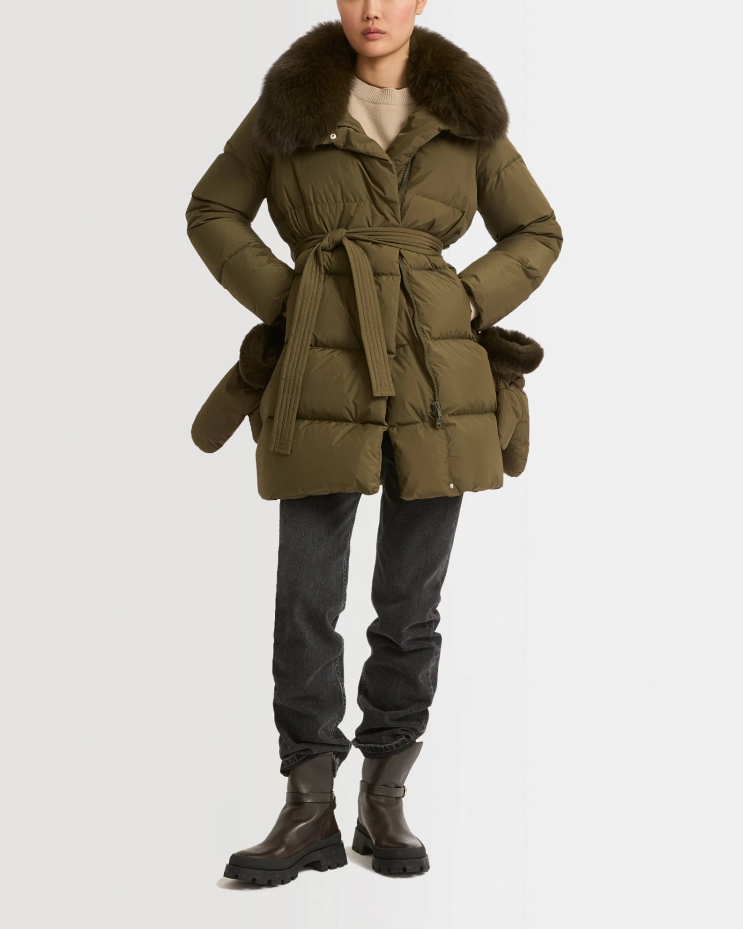 Doudoune Ceinturée En Tissu Technique Imperméable Avec Fourrure De Renard Et Lapin 3 Doudoune Ceinturée En Tissu Technique Imperméable Avec Fourrure De Renard Et Lapin