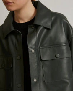 Chemise Courte En Cuir D’agneau -yves salomon boutique 23WYV21350APXXA8010 3 43bb00f0 9de8 4b75 a684 e4f24be0298a