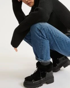 Boots Lacées Mi-hautes En Peau Lainée