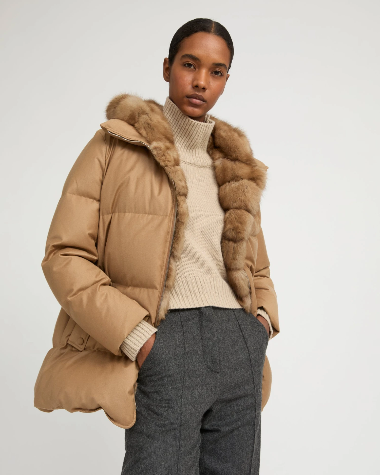 Doudoune En Flanelle Loro Piana Avec Plastron Amovible En Fourrure De Zibeline 4 Doudoune En Flanelle Loro Piana Avec Plastron Amovible En Fourrure De Zibeline – Image 2