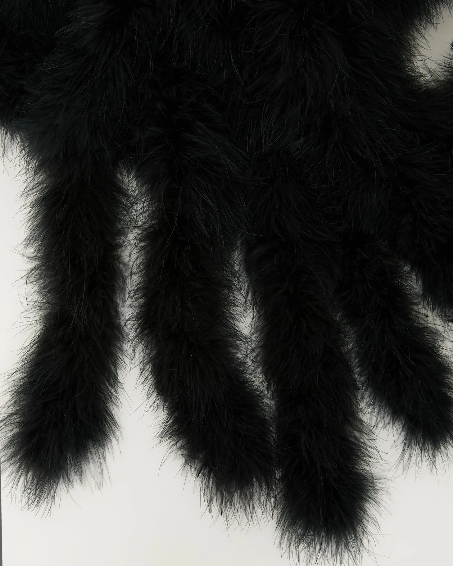 Maxi écharpe à Franges En Plumes 7 Maxi écharpe à Franges En Plumes – Image 5