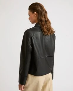 Veste Courte En Cuir D'agneau Avec Jour échelle -yves salomon boutique 25EYV20555APRIC99 4