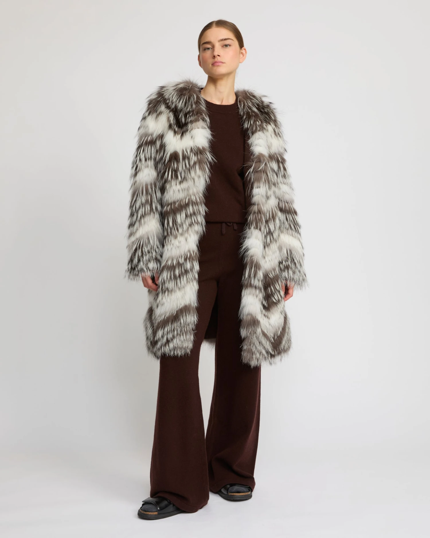 Manteau Ceinturé En Maille Mérinos Et Fourrure De Renard 5 Manteau Ceinturé En Maille Mérinos Et Fourrure De Renard – Image 3