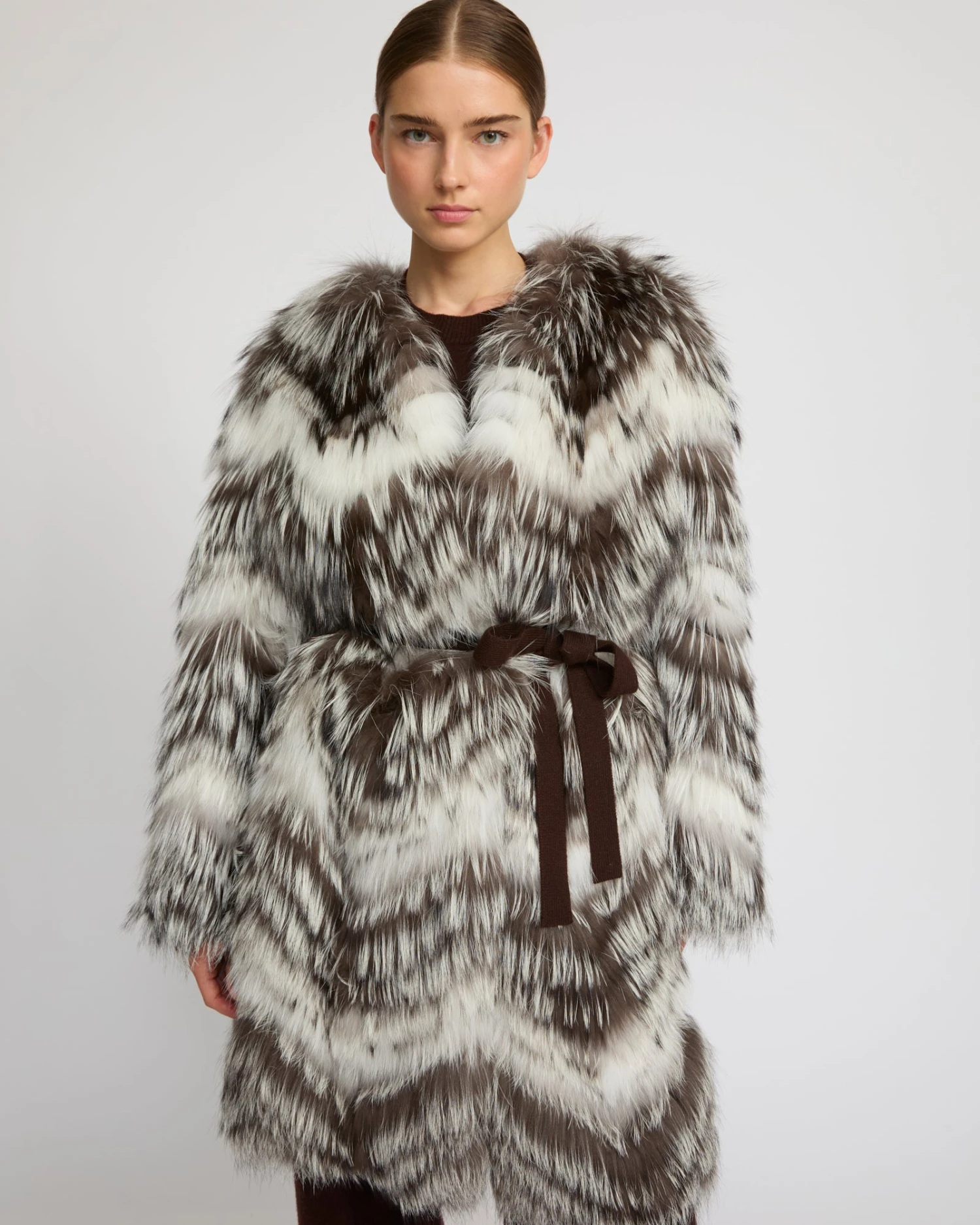 Manteau Ceinturé En Maille Mérinos Et Fourrure De Renard 6 Manteau Ceinturé En Maille Mérinos Et Fourrure De Renard – Image 4