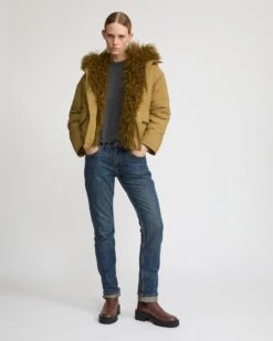 Doudoune Courte Ultra Light Garniture Agneau Frisé