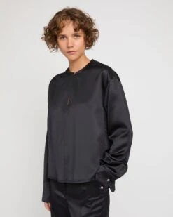 Blouse En Satin Lourd De Laine