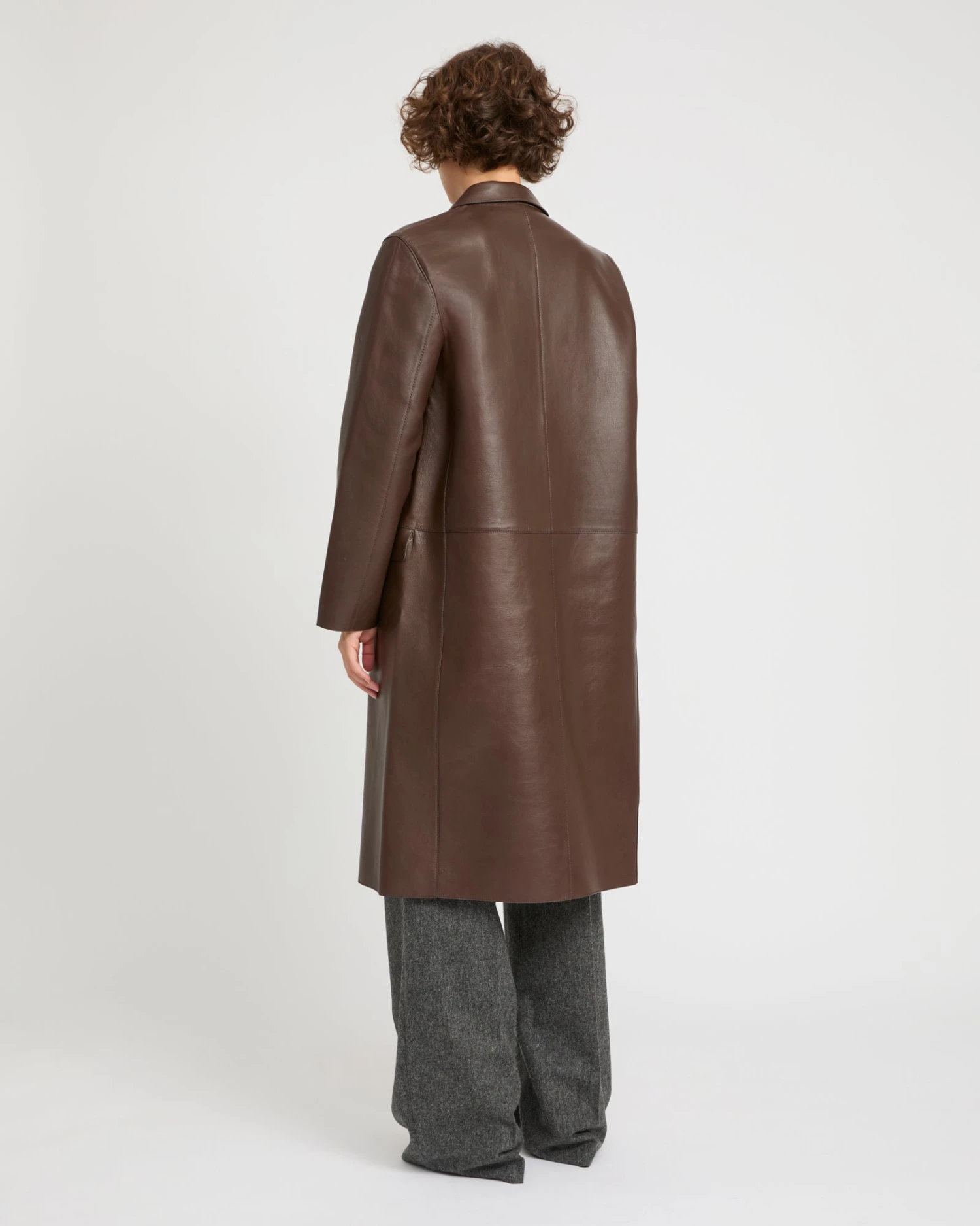 Manteau Droit En Cuir D'agneau Doublé Tissu Motif Pied-de-poule 6 Manteau Droit En Cuir D'agneau Doublé Tissu Motif Pied-de-poule – Image 4