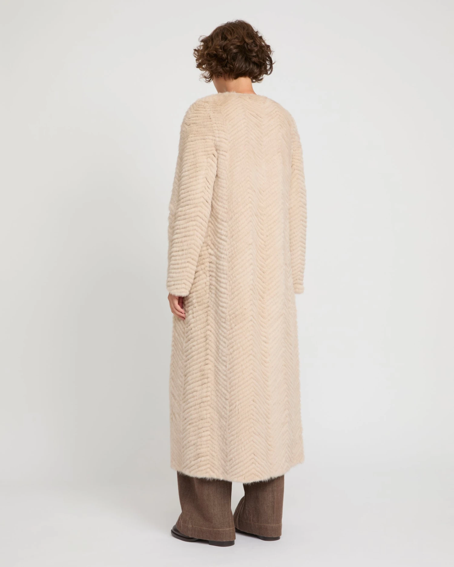 Manteau Long En Maille Mérinos Et Fourrure De Vison 6 Manteau Long En Maille Mérinos Et Fourrure De Vison – Image 4