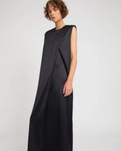 Robe Longue En Satin Lourd De Laine