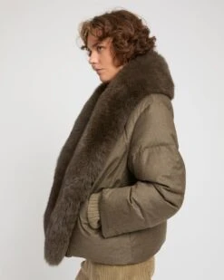 Doudoune Courte En Tissu Loro Piana Avec Grand Col Amovible En Fourrure De Renard -yves salomon boutique 26WYV00662WO2WA9127 4 c1b9f15f 3625 433a 80a7 1b65b6cedb4c