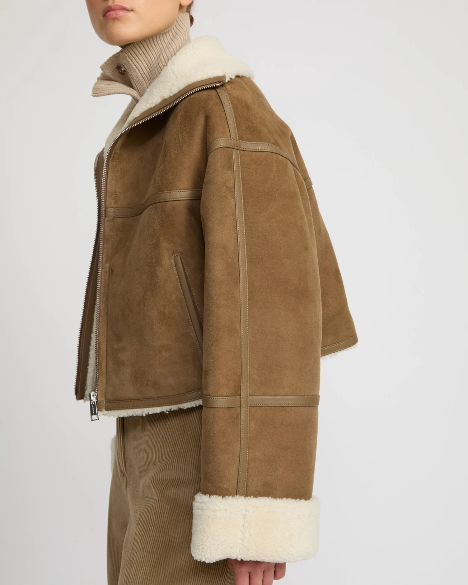 Veste Croppée En Agneau Mérinos Suède 7 Veste Croppée En Agneau Mérinos Suède – Image 5