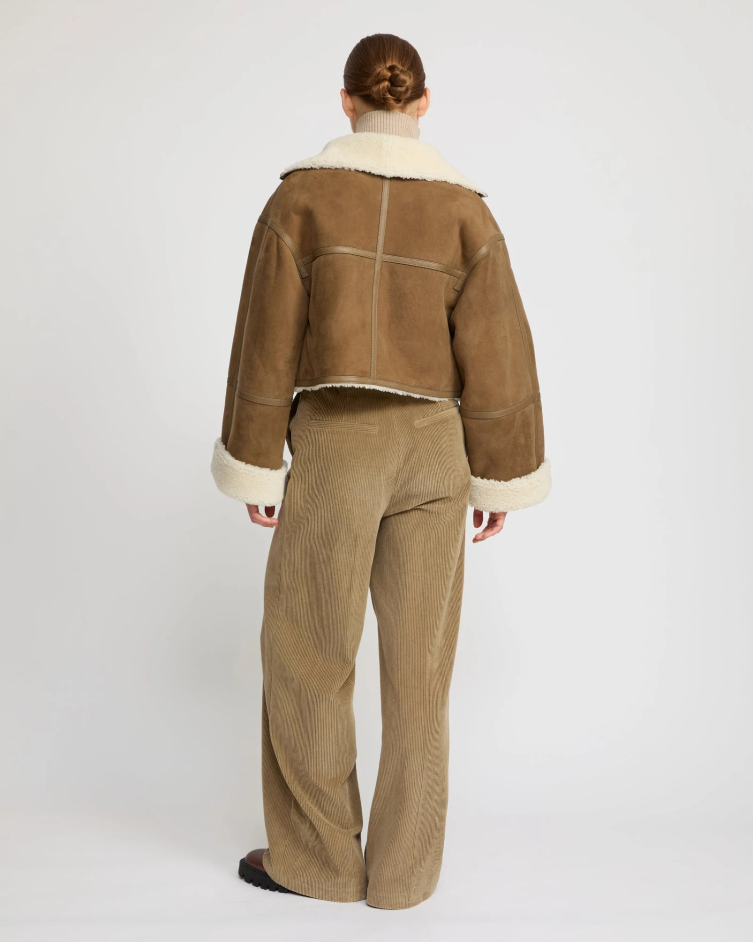 Veste Croppée En Agneau Mérinos Suède 8 Veste Croppée En Agneau Mérinos Suède – Image 6