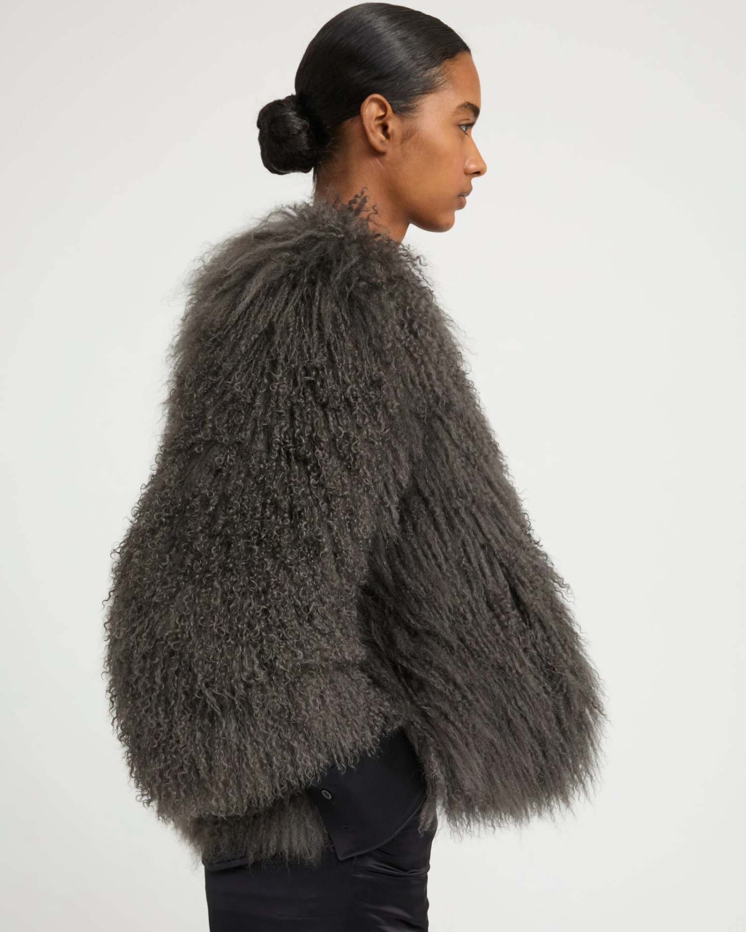 Veste Courte En Agneau De Mongolie 4 Veste Courte En Agneau De Mongolie – Image 2