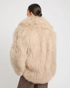 Veste Oversize En Agneau De Mongolie -yves salomon boutique 26WYV62668AGMOA2048 5 4c852b59 6d7e 4d19 97a2 ff00c43e6723