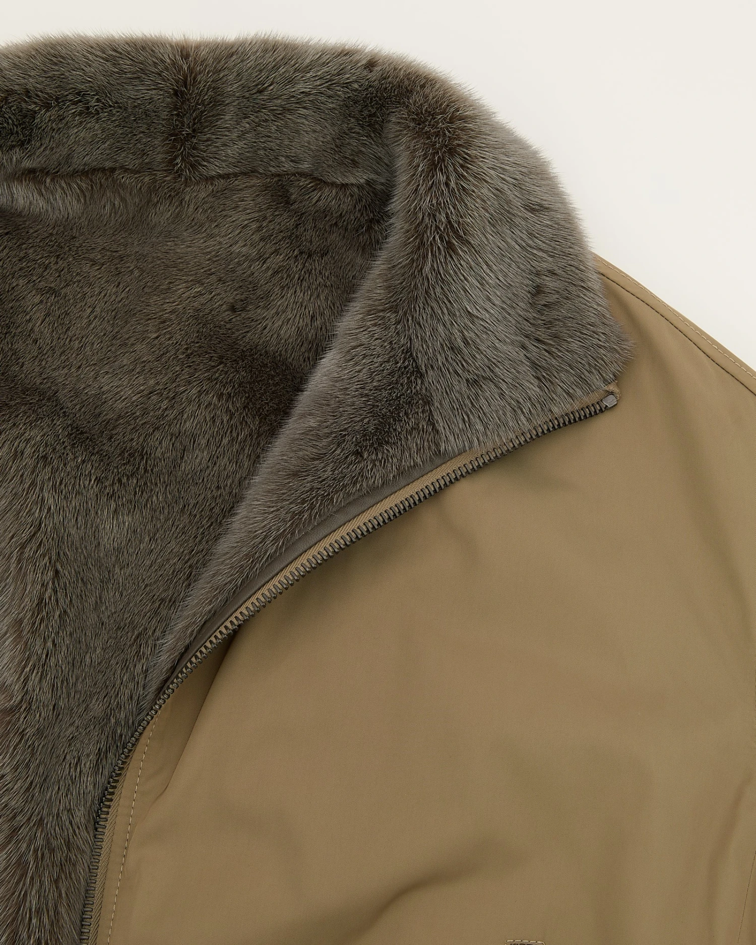 Veste Col Montant En Tissu Technique Réversible Fourrure De Vison 10 Veste Col Montant En Tissu Technique Réversible Fourrure De Vison – Image 8